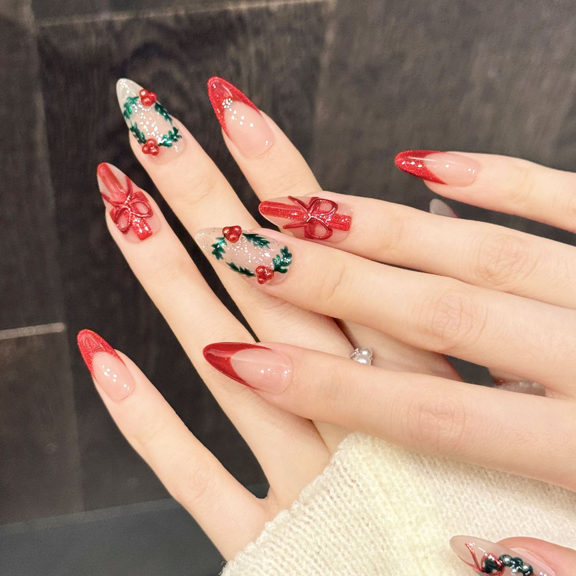 Nail Art Press On - 10 قطعة عيد الميلاد الأحمر عارية